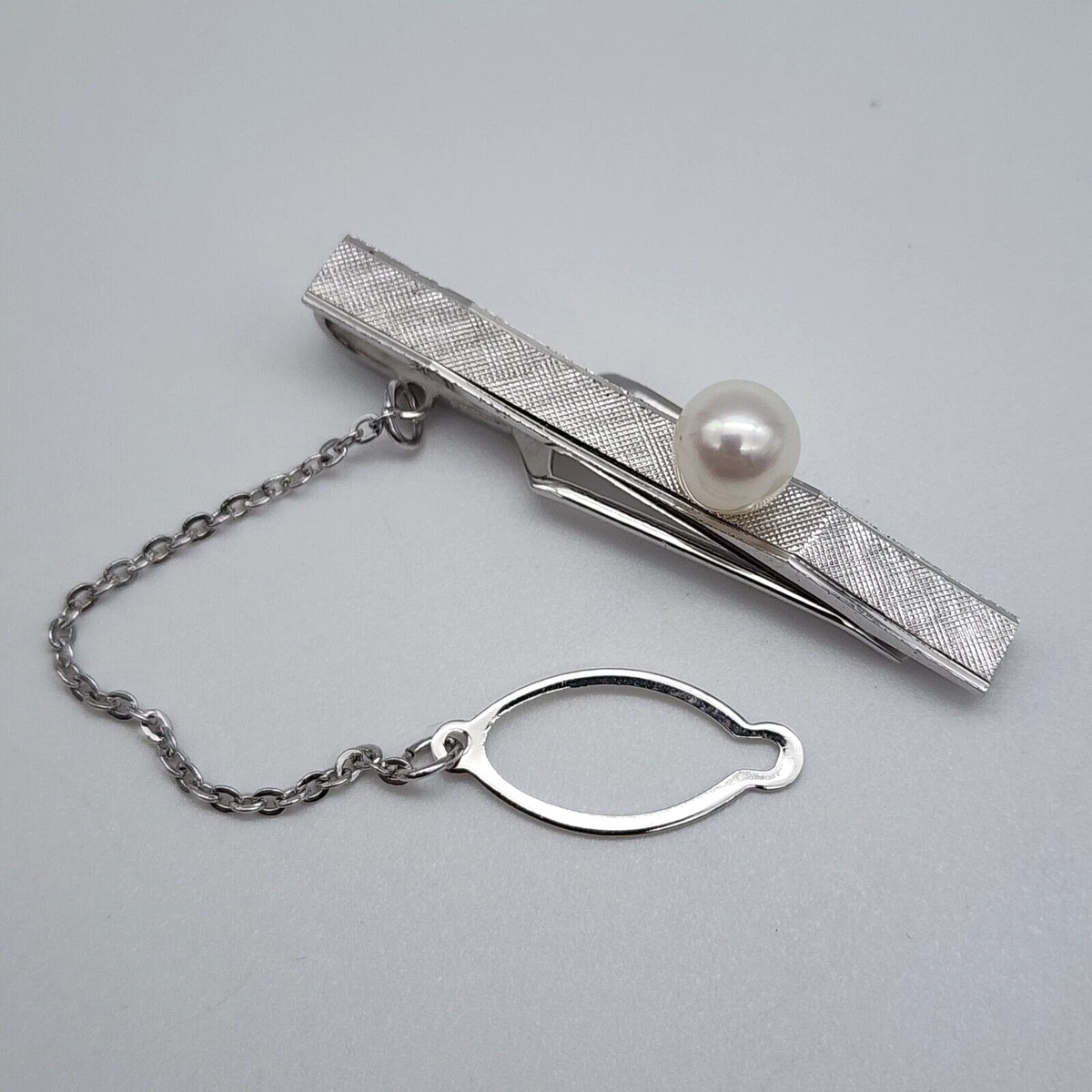 Pearl tie clip